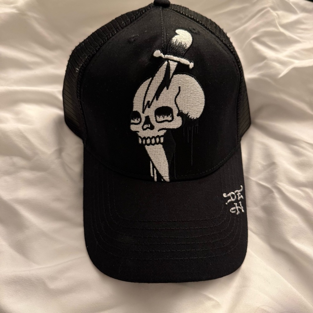 NWT Ed Hardy Embroidered Trucker Hat